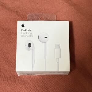 Apple In-Ear EarPods Lightning Connector White NIB Headphones Headset MMTN2AM/A